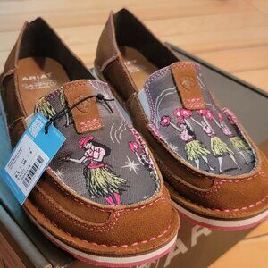 ARIAT Women's Cruiser Boat Shoe Aloha Print - 8.5 NMT/Box